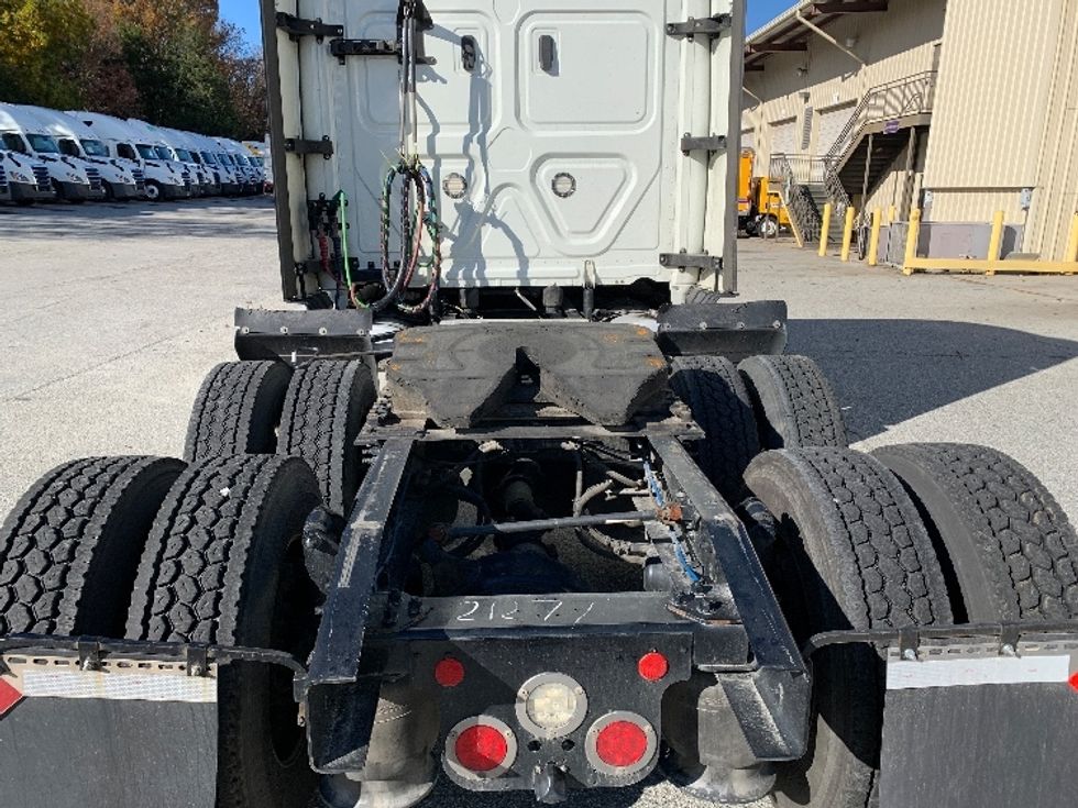 Sleeper Tractor-Heavy Duty Tractors-Freightliner-2021-T12664ST-Greensboro-NC-419,943\n\t\tmiles-$ 69,000 - Image 6