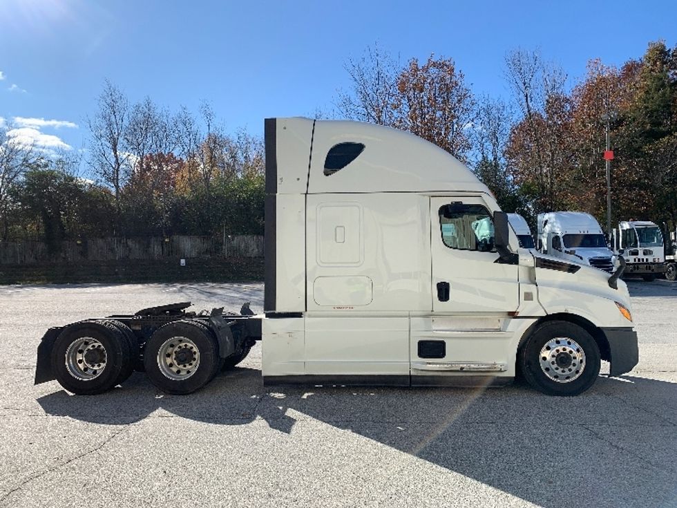 Sleeper Tractor-Heavy Duty Tractors-Freightliner-2021-T12664ST-Greensboro-NC-419,943\n\t\tmiles-$ 69,000 - Image 8