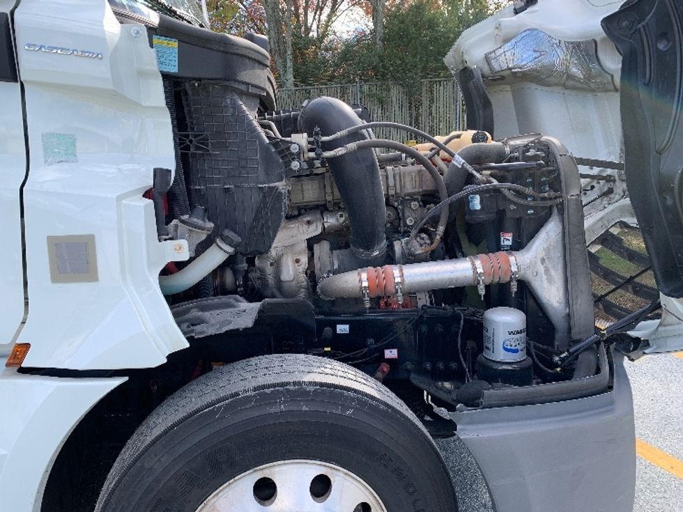 Sleeper Tractor-Heavy Duty Tractors-Freightliner-2021-T12664ST-Greensboro-NC-421,585\n\t\tmiles-$ 76,500 - Image 20