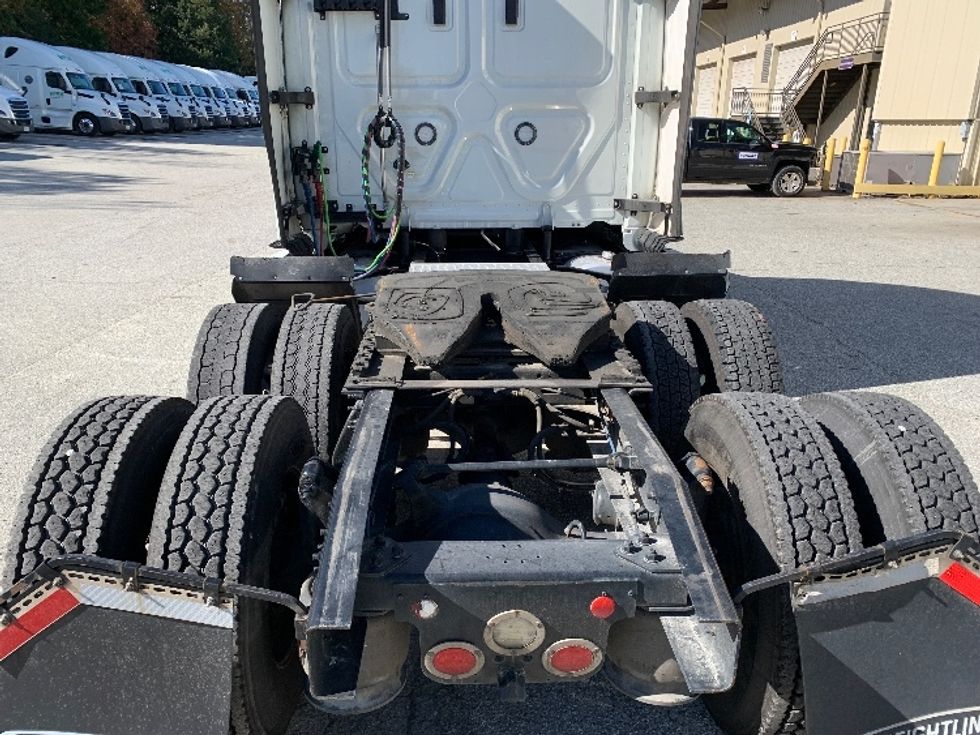 Sleeper Tractor-Heavy Duty Tractors-Freightliner-2021-T12664ST-Greensboro-NC-421,585\n\t\tmiles-$ 76,500 - Image 6