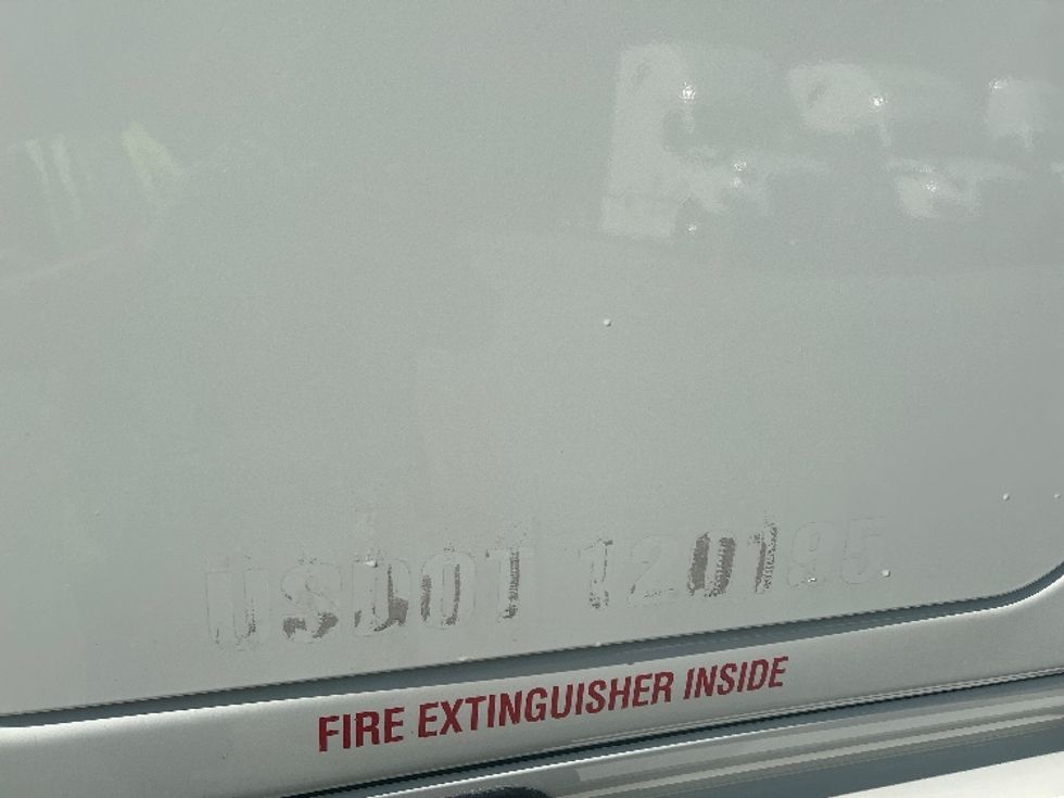 Sleeper Tractor-Heavy Duty Tractors-Freightliner-2021-T12664ST-Greensboro-NC-429,641\n\t\tmiles-$ 78,750 - Image 25