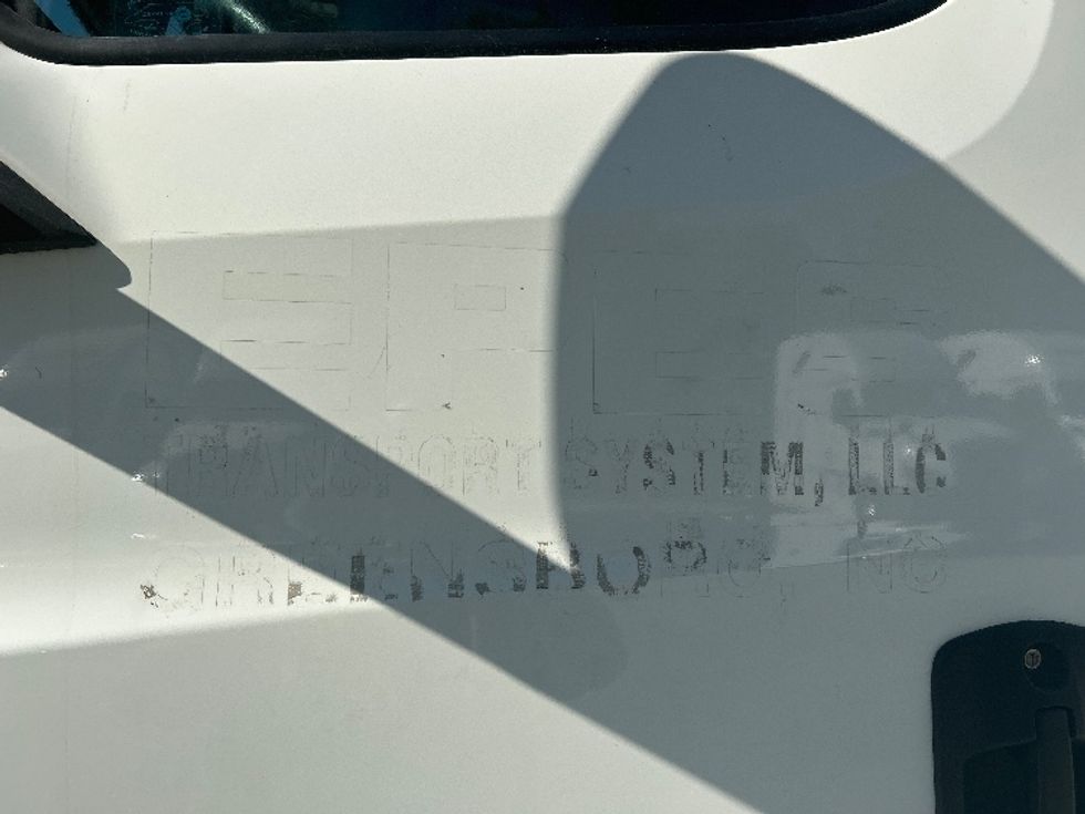 Sleeper Tractor-Heavy Duty Tractors-Freightliner-2021-T12664ST-Greensboro-NC-429,641\n\t\tmiles-$ 78,750 - Image 26