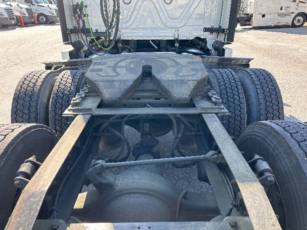 Sleeper Tractor-Heavy Duty Tractors-Freightliner-2021-T12664ST-Greensboro-NC-429,641\n\t\tmiles-$ 78,750 - Image 6