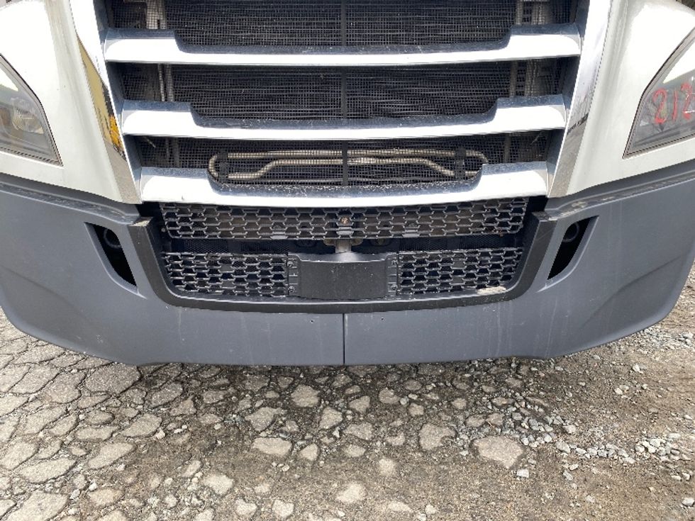 Sleeper Tractor-Heavy Duty Tractors-Freightliner-2021-T12664ST-Greensboro-NC-437,715\n\t\tmiles-$ 70,250 - Image 24