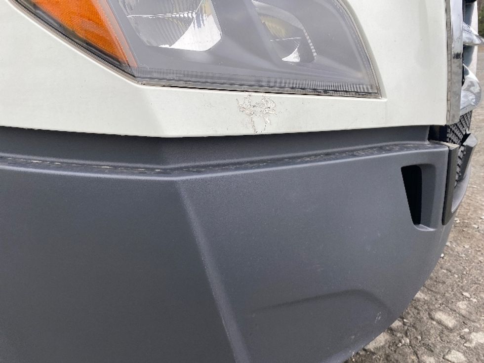 Sleeper Tractor-Heavy Duty Tractors-Freightliner-2021-T12664ST-Greensboro-NC-437,715\n\t\tmiles-$ 70,250 - Image 25