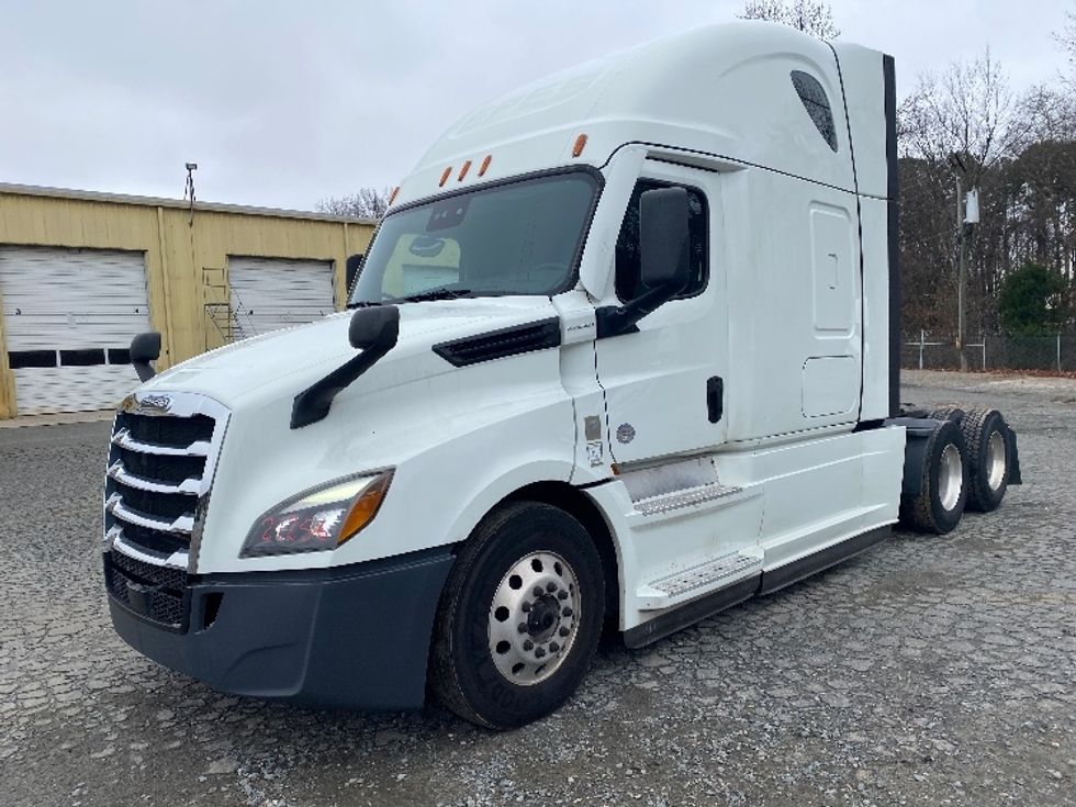 Sleeper Tractor-Heavy Duty Tractors-Freightliner-2021-T12664ST-Greensboro-NC-437,715\n\t\tmiles-$ 70,250 - Image 3