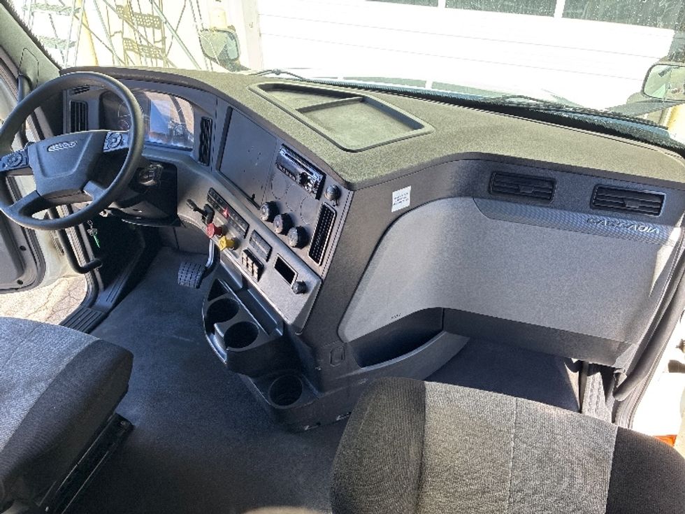 Sleeper Tractor-Heavy Duty Tractors-Freightliner-2021-T12664ST-Greensboro-NC-445,220\n\t\tmiles-$ 76,000 - Image 15