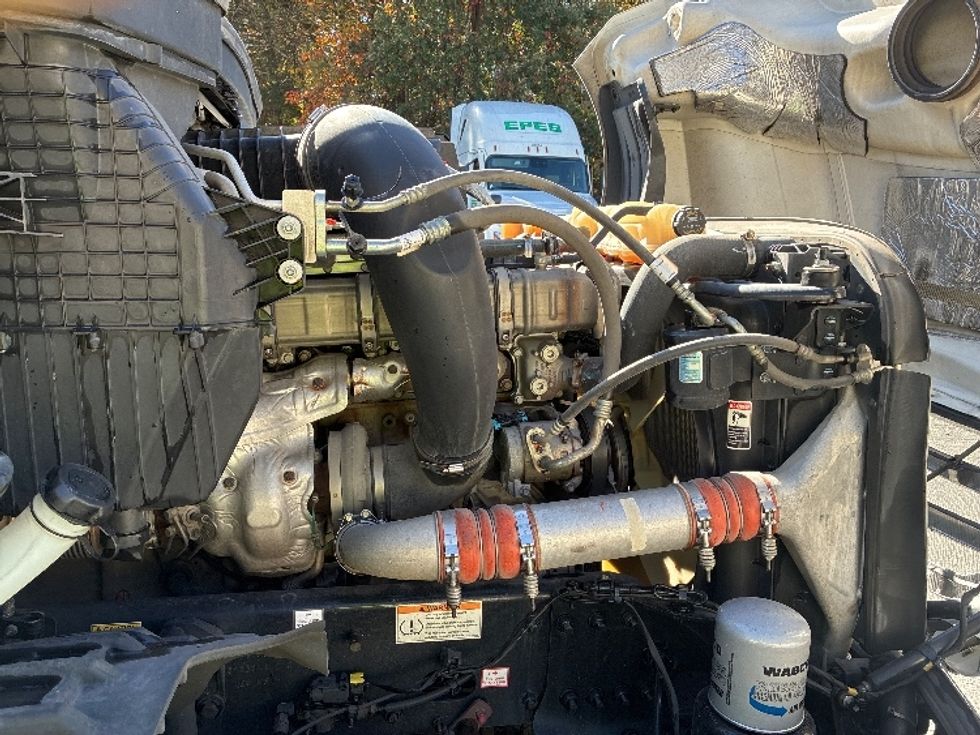 Sleeper Tractor-Heavy Duty Tractors-Freightliner-2021-T12664ST-Greensboro-NC-445,220\n\t\tmiles-$ 76,000 - Image 20