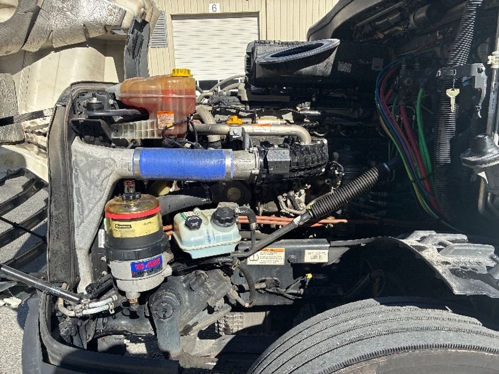 Sleeper Tractor-Heavy Duty Tractors-Freightliner-2021-T12664ST-Greensboro-NC-445,220\n\t\tmiles-$ 76,000 - Image 21