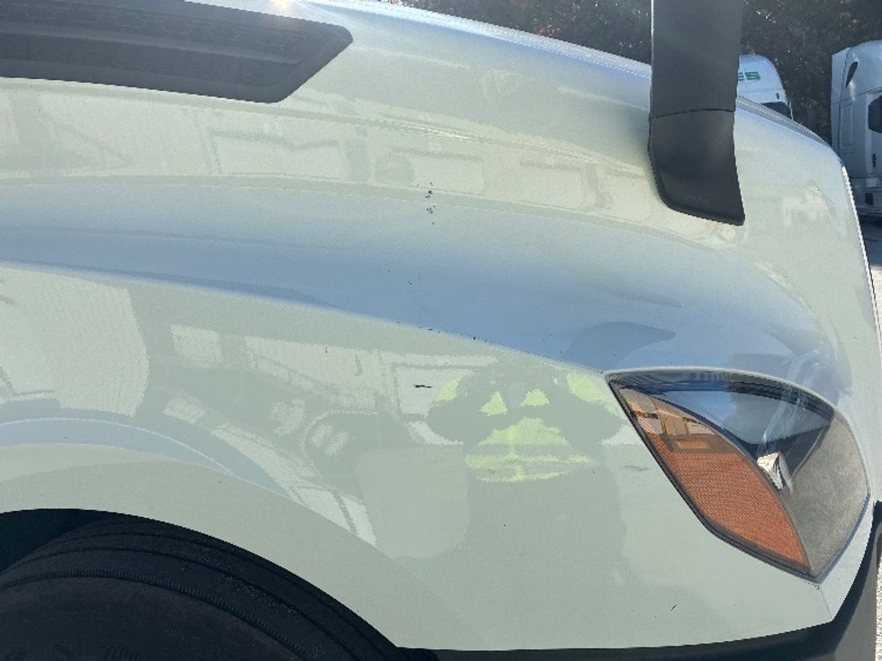 Sleeper Tractor-Heavy Duty Tractors-Freightliner-2021-T12664ST-Greensboro-NC-445,220\n\t\tmiles-$ 76,000 - Image 26