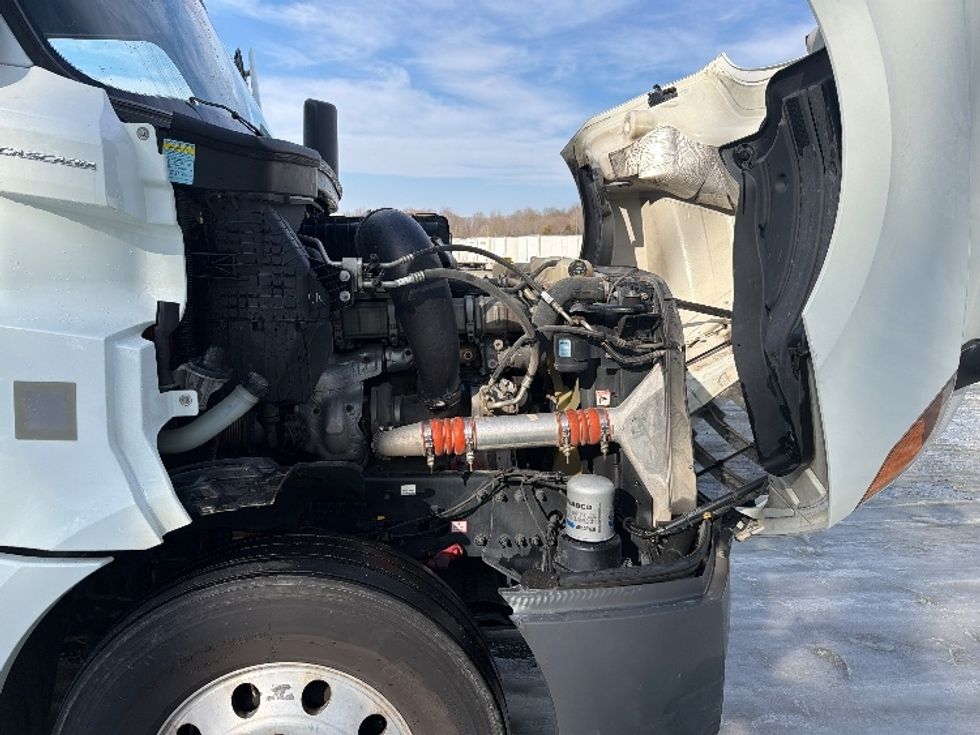 Sleeper Tractor-Heavy Duty Tractors-Freightliner-2021-T12664ST-Greensboro-NC-447,414\n\t\tmiles-$ 66,500 - Image 20