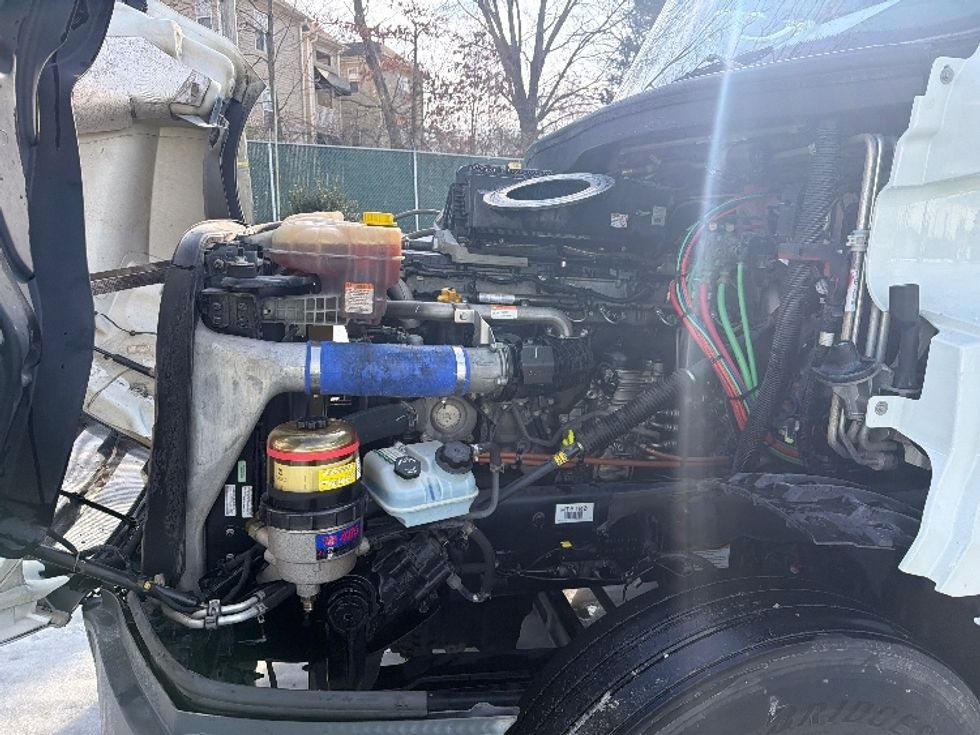 Sleeper Tractor-Heavy Duty Tractors-Freightliner-2021-T12664ST-Greensboro-NC-447,414\n\t\tmiles-$ 66,500 - Image 21