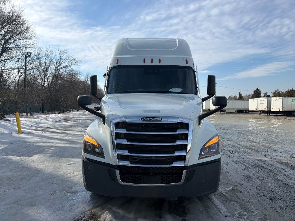 Sleeper Tractor-Heavy Duty Tractors-Freightliner-2021-T12664ST-Greensboro-NC-447,414\n\t\tmiles-$ 66,500 - Image 26