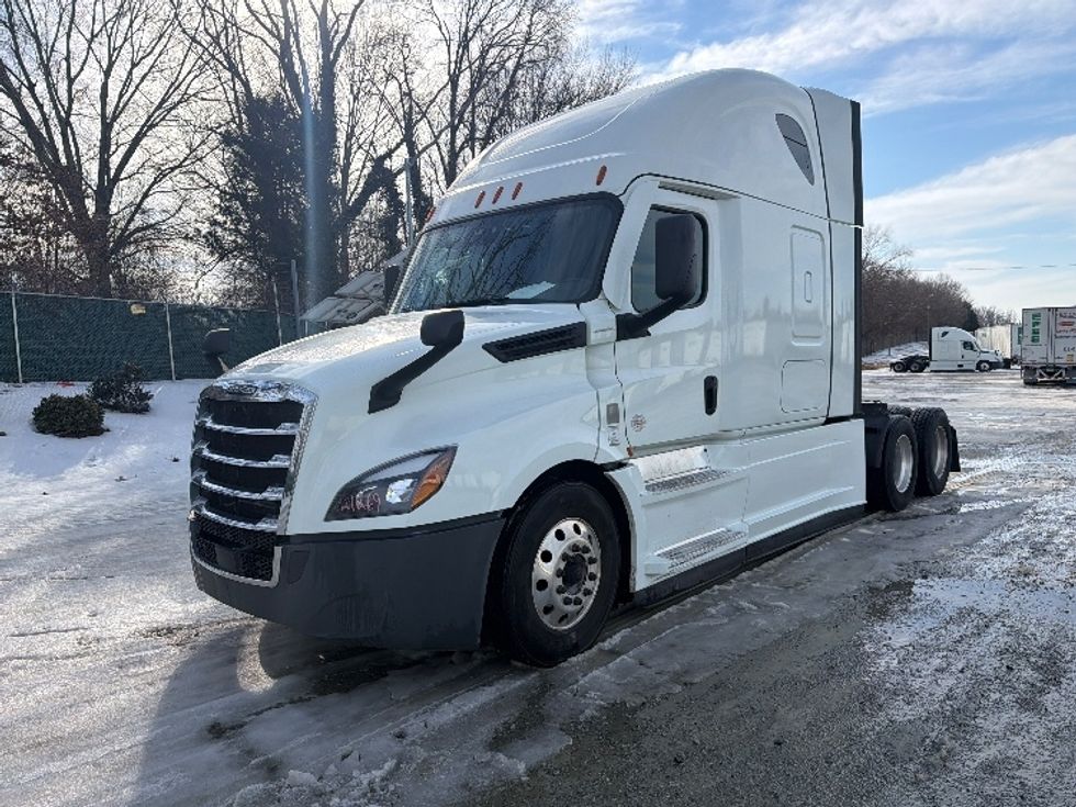 Sleeper Tractor-Heavy Duty Tractors-Freightliner-2021-T12664ST-Greensboro-NC-447,414\n\t\tmiles-$ 66,500 - Image 3
