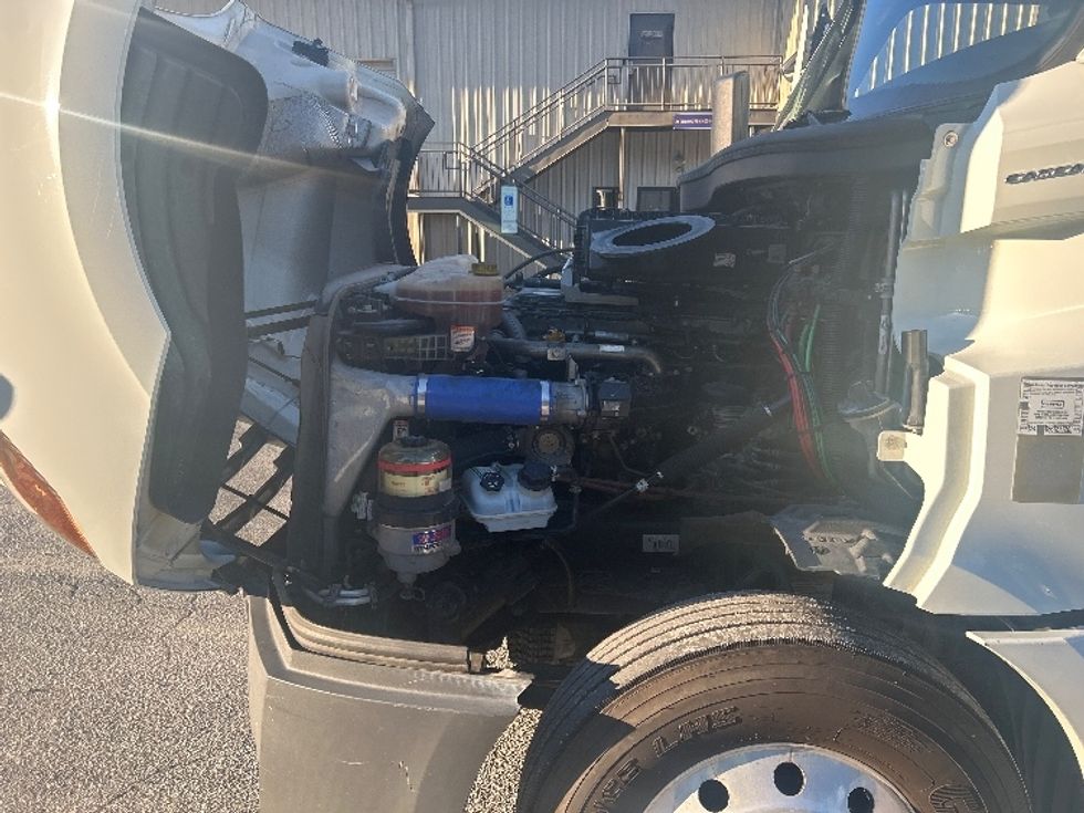 Sleeper Tractor-Heavy Duty Tractors-Freightliner-2021-T12664ST-Greensboro-NC-450,450\n\t\tmiles-$ 69,750 - Image 20