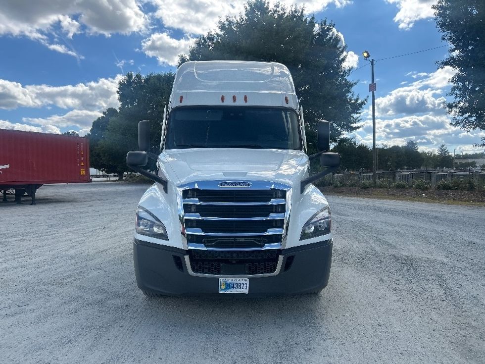 Sleeper Tractor-Heavy Duty Tractors-Freightliner-2021-T12664ST-Greensboro-NC-456,429\n\t\tmiles-$ 69,250 - Image 2