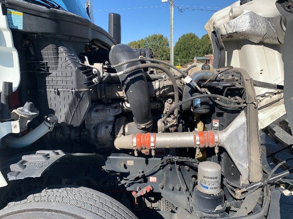 Sleeper Tractor-Heavy Duty Tractors-Freightliner-2021-T12664ST-Greensboro-NC-460,957\n\t\tmiles-$ 69,000 - Image 20