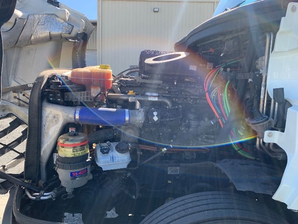 Sleeper Tractor-Heavy Duty Tractors-Freightliner-2021-T12664ST-Greensboro-NC-460,957\n\t\tmiles-$ 69,000 - Image 21