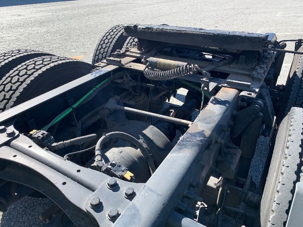 Sleeper Tractor-Heavy Duty Tractors-Freightliner-2021-T12664ST-Greensboro-NC-460,957\n\t\tmiles-$ 69,000 - Image 22