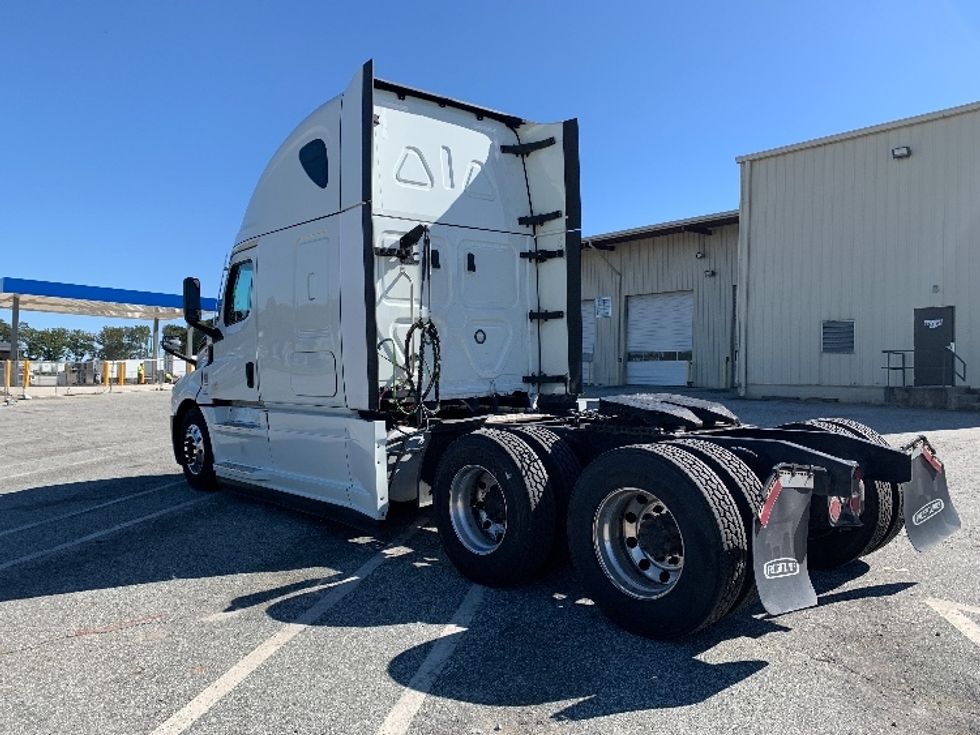 Sleeper Tractor-Heavy Duty Tractors-Freightliner-2021-T12664ST-Greensboro-NC-460,957\n\t\tmiles-$ 69,000 - Image 5