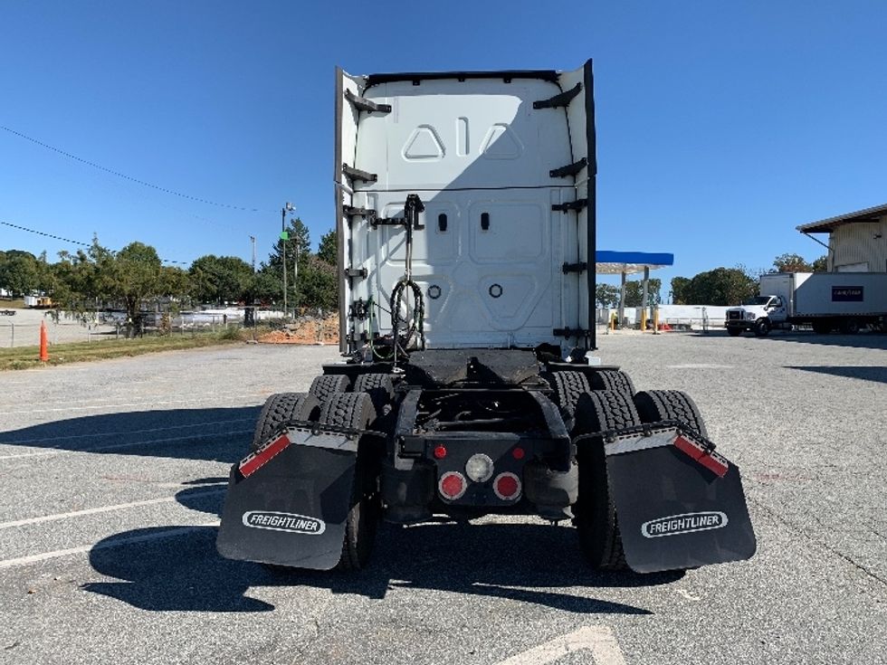 Sleeper Tractor-Heavy Duty Tractors-Freightliner-2021-T12664ST-Greensboro-NC-460,957\n\t\tmiles-$ 69,000 - Image 6