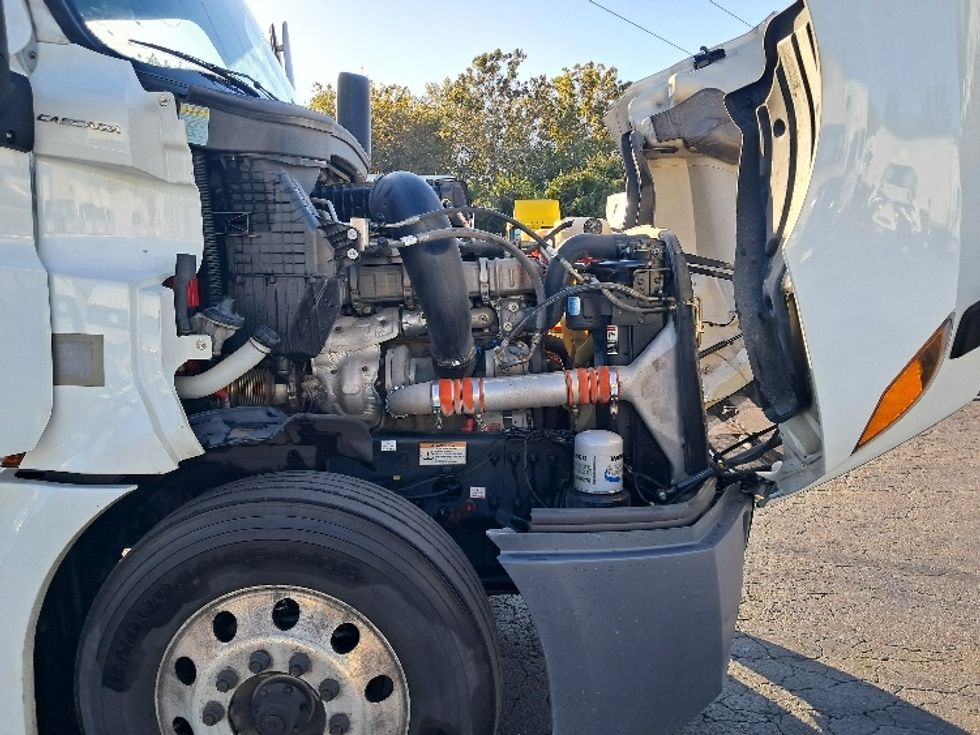 Sleeper Tractor-Heavy Duty Tractors-Freightliner-2021-T12664ST-Greensboro-NC-472,492\n\t\tmiles-$ 73,500 - Image 20