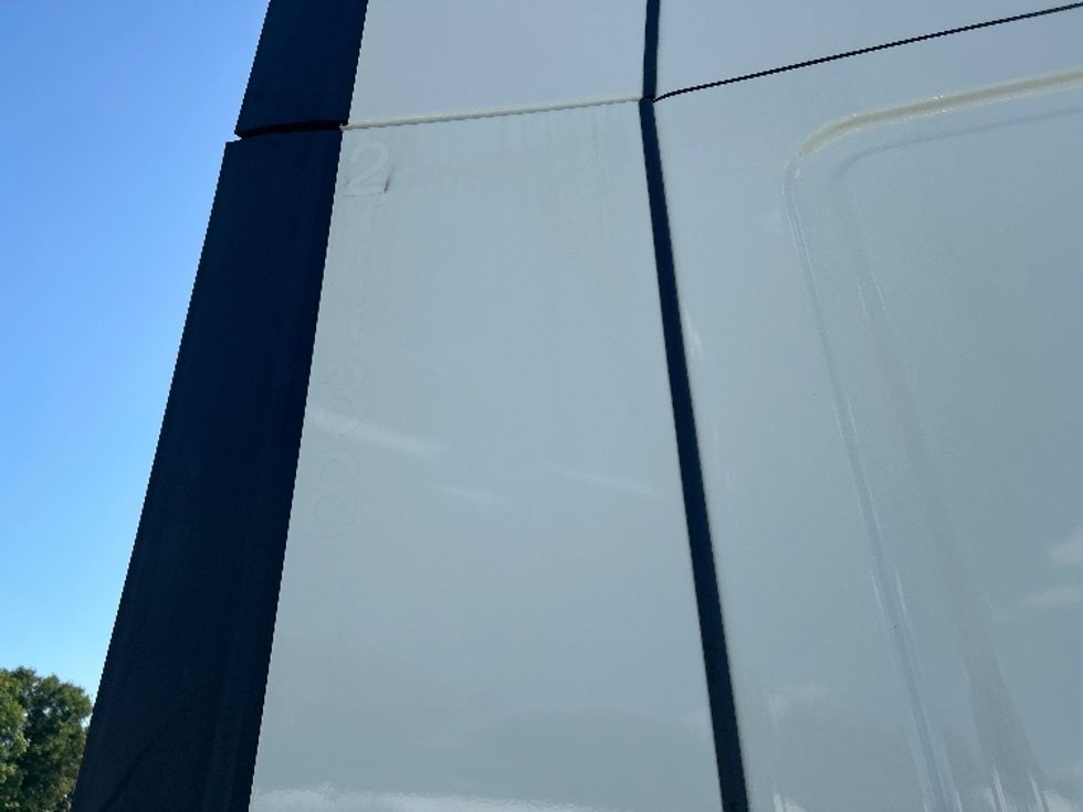 Sleeper Tractor-Heavy Duty Tractors-Freightliner-2021-T12664ST-Greensboro-NC-472,771\n\t\tmiles-$ 68,750 - Image 24