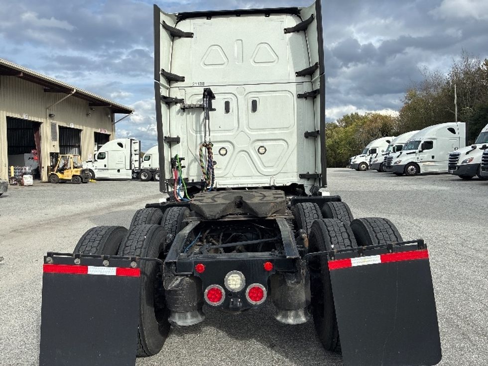 Sleeper Tractor-Heavy Duty Tractors-Freightliner-2021-T12664ST-Greensboro-NC-472,771\n\t\tmiles-$ 68,750 - Image 6