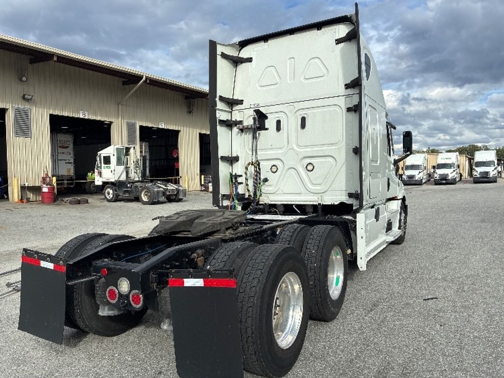 Sleeper Tractor-Heavy Duty Tractors-Freightliner-2021-T12664ST-Greensboro-NC-472,771\n\t\tmiles-$ 68,750 - Image 7
