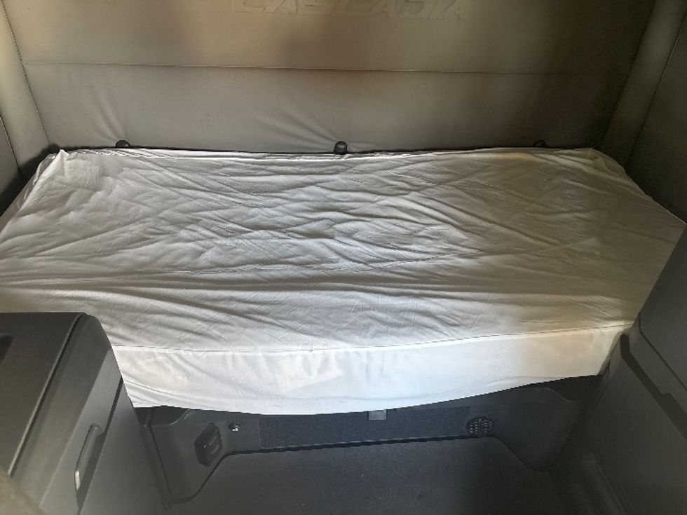 Sleeper Tractor-Heavy Duty Tractors-Freightliner-2021-T12664ST-Greensboro-NC-474,298\n\t\tmiles-$ 67,750 - Image 16