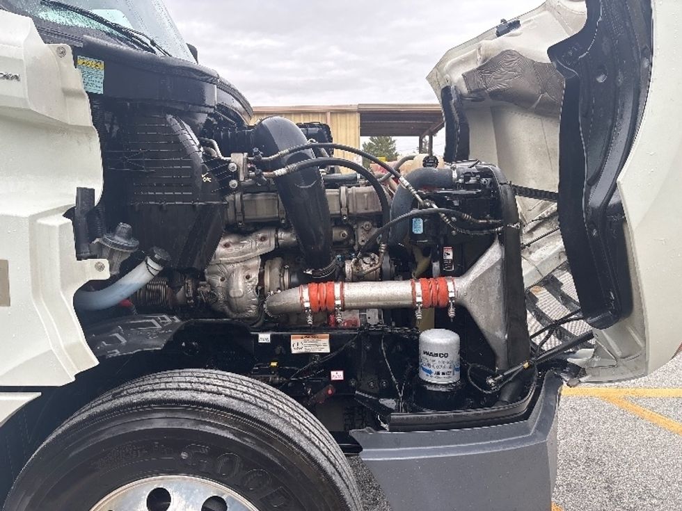 Sleeper Tractor-Heavy Duty Tractors-Freightliner-2021-T12664ST-Greensboro-NC-474,298\n\t\tmiles-$ 67,750 - Image 20