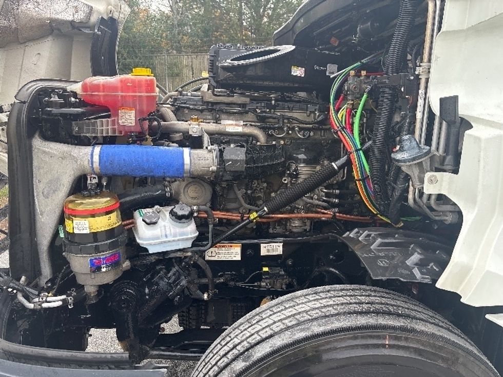 Sleeper Tractor-Heavy Duty Tractors-Freightliner-2021-T12664ST-Greensboro-NC-474,298\n\t\tmiles-$ 67,750 - Image 21