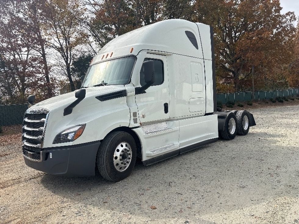 Sleeper Tractor-Heavy Duty Tractors-Freightliner-2021-T12664ST-Greensboro-NC-474,298\n\t\tmiles-$ 67,750 - Image 3