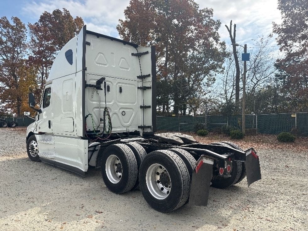 Sleeper Tractor-Heavy Duty Tractors-Freightliner-2021-T12664ST-Greensboro-NC-474,298\n\t\tmiles-$ 67,750 - Image 5