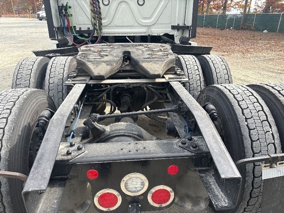 Sleeper Tractor-Heavy Duty Tractors-Freightliner-2021-T12664ST-Greensboro-NC-474,298\n\t\tmiles-$ 67,750 - Image 6