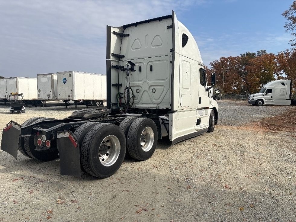 Sleeper Tractor-Heavy Duty Tractors-Freightliner-2021-T12664ST-Greensboro-NC-474,298\n\t\tmiles-$ 67,750 - Image 7