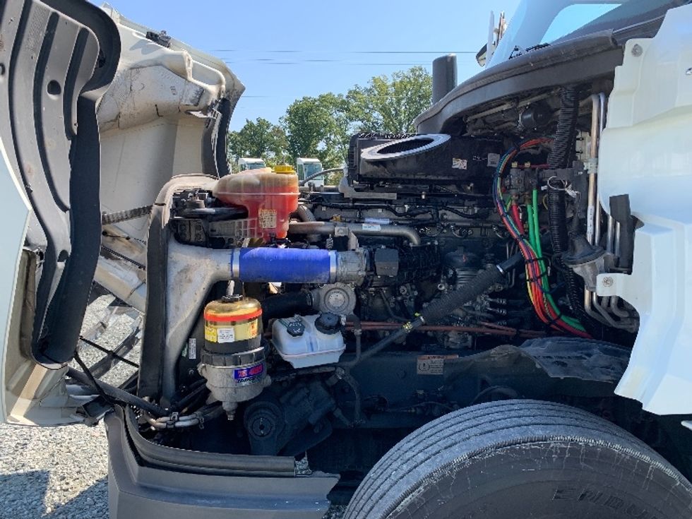 Sleeper Tractor-Heavy Duty Tractors-Freightliner-2021-T12664ST-Greensboro-NC-480,815\n\t\tmiles-$ 68,000 - Image 21