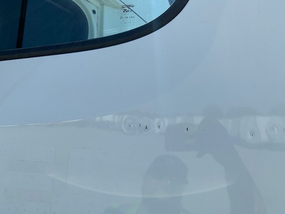 Sleeper Tractor-Heavy Duty Tractors-Freightliner-2021-T12664ST-Greensboro-NC-480,815\n\t\tmiles-$ 68,000 - Image 25