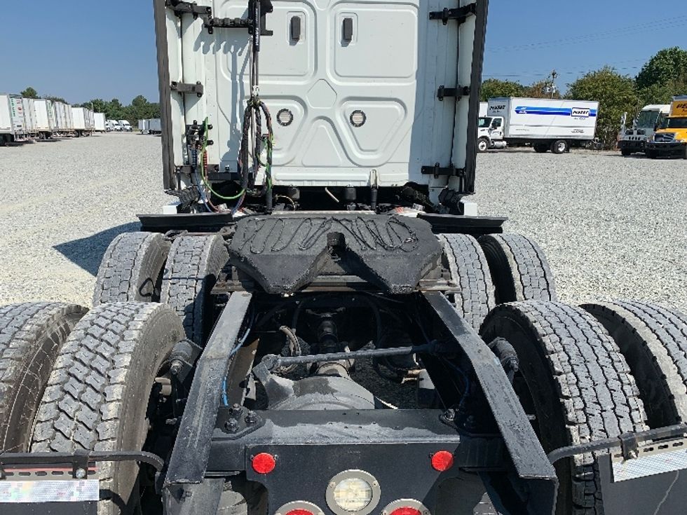 Sleeper Tractor-Heavy Duty Tractors-Freightliner-2021-T12664ST-Greensboro-NC-480,815\n\t\tmiles-$ 68,000 - Image 6