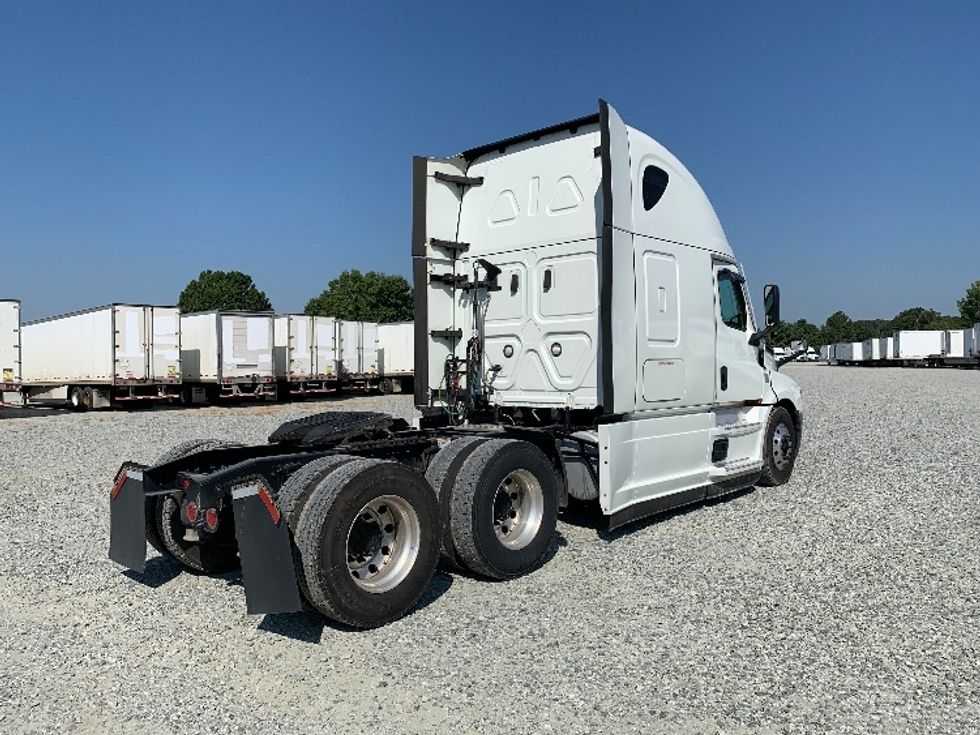 Sleeper Tractor-Heavy Duty Tractors-Freightliner-2021-T12664ST-Greensboro-NC-480,815\n\t\tmiles-$ 68,000 - Image 7