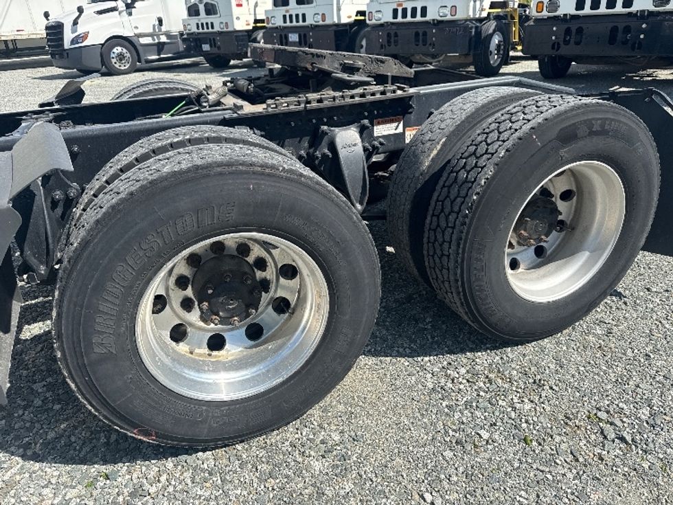 Sleeper Tractor-Heavy Duty Tractors-Freightliner-2021-T12664ST-Greensboro-NC-486,899\n\t\tmiles-$ 73,250 - Image 22