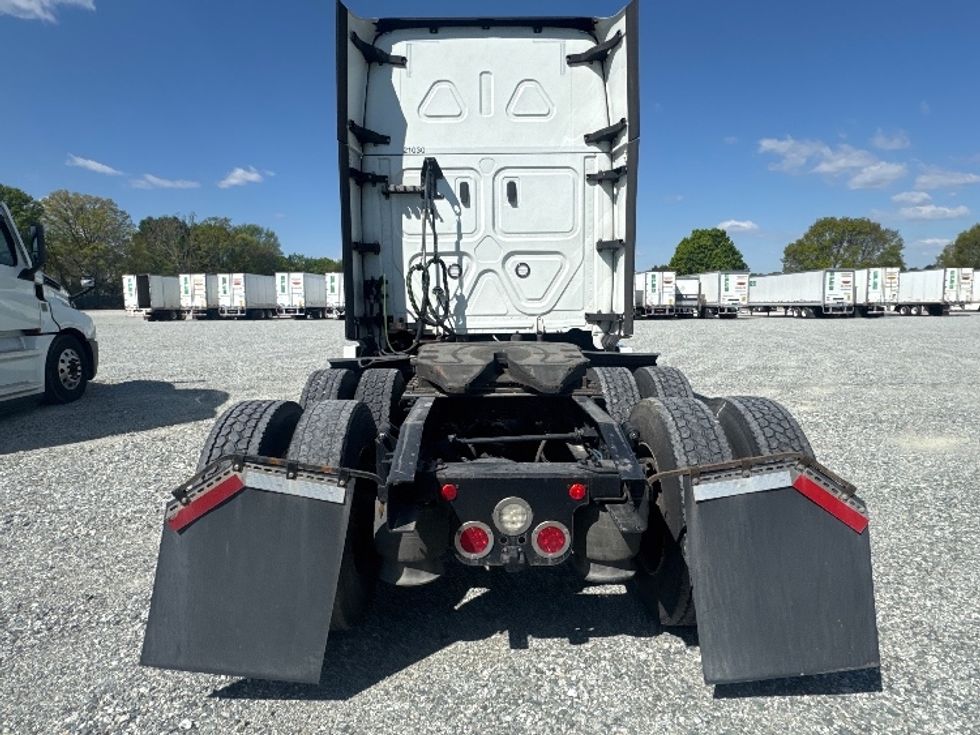 Sleeper Tractor-Heavy Duty Tractors-Freightliner-2021-T12664ST-Greensboro-NC-486,899\n\t\tmiles-$ 73,250 - Image 6