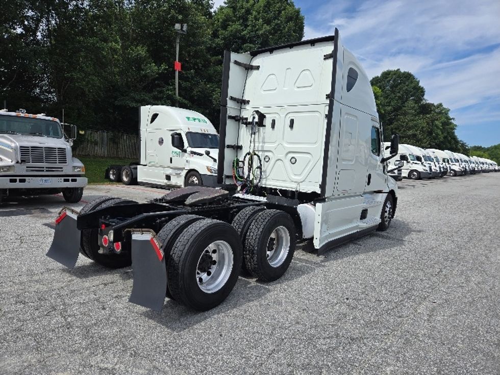Sleeper Tractor-Heavy Duty Tractors-Freightliner-2021-T12664ST-Greensboro-NC-488,645\n\t\tmiles-$ 72,000 - Image 7