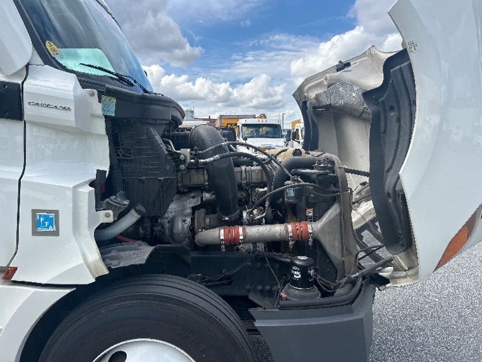 Sleeper Tractor-Heavy Duty Tractors-Freightliner-2021-T12664ST-Greensboro-NC-501,492\n\t\tmiles-$ 69,250 - Image 20