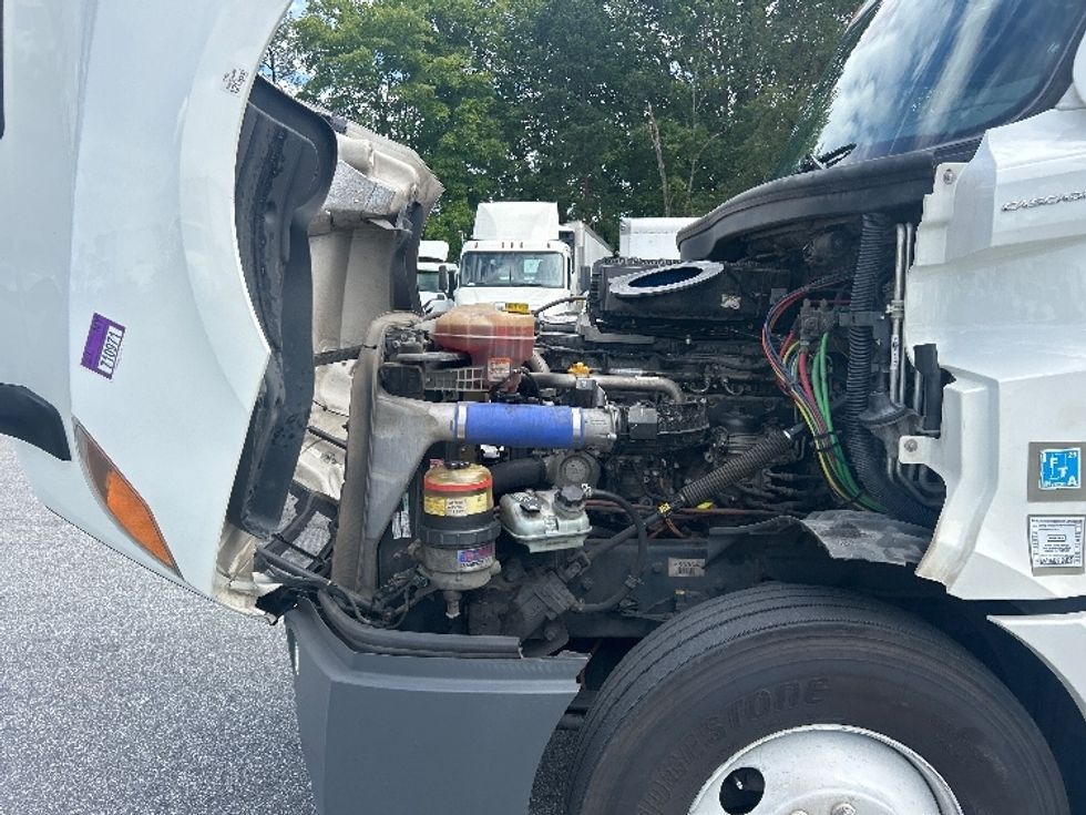 Sleeper Tractor-Heavy Duty Tractors-Freightliner-2021-T12664ST-Greensboro-NC-501,492\n\t\tmiles-$ 69,250 - Image 21