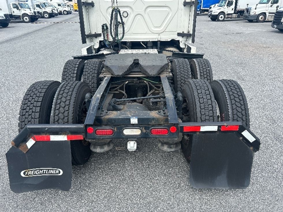 Sleeper Tractor-Heavy Duty Tractors-Freightliner-2021-T12664ST-Greensboro-NC-501,492\n\t\tmiles-$ 69,250 - Image 6