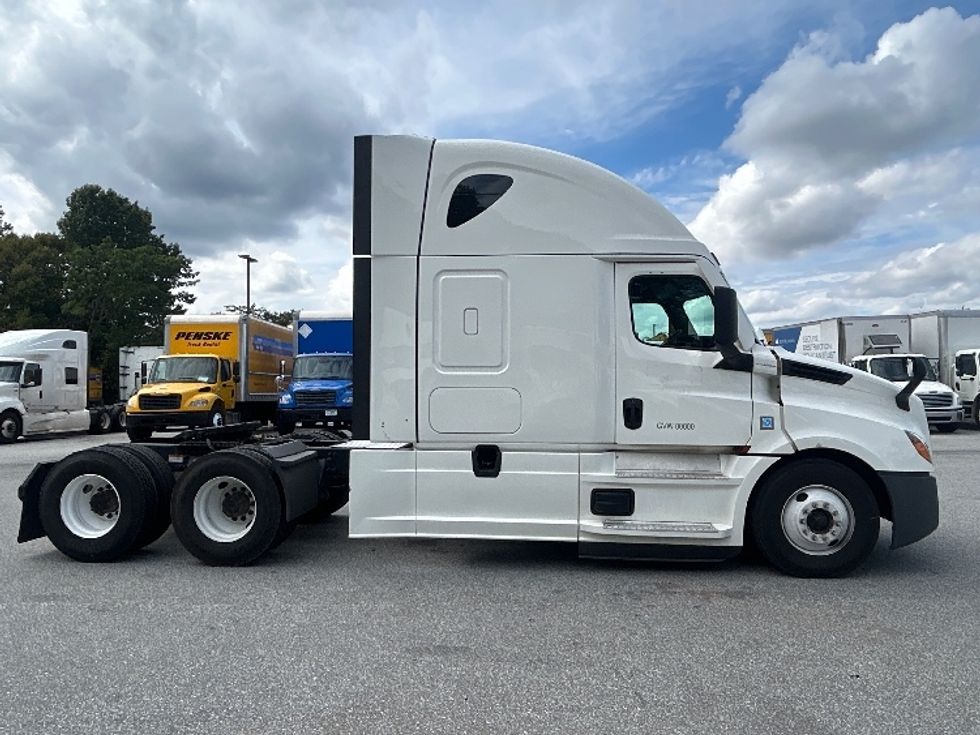 Sleeper Tractor-Heavy Duty Tractors-Freightliner-2021-T12664ST-Greensboro-NC-501,492\n\t\tmiles-$ 69,250 - Image 8
