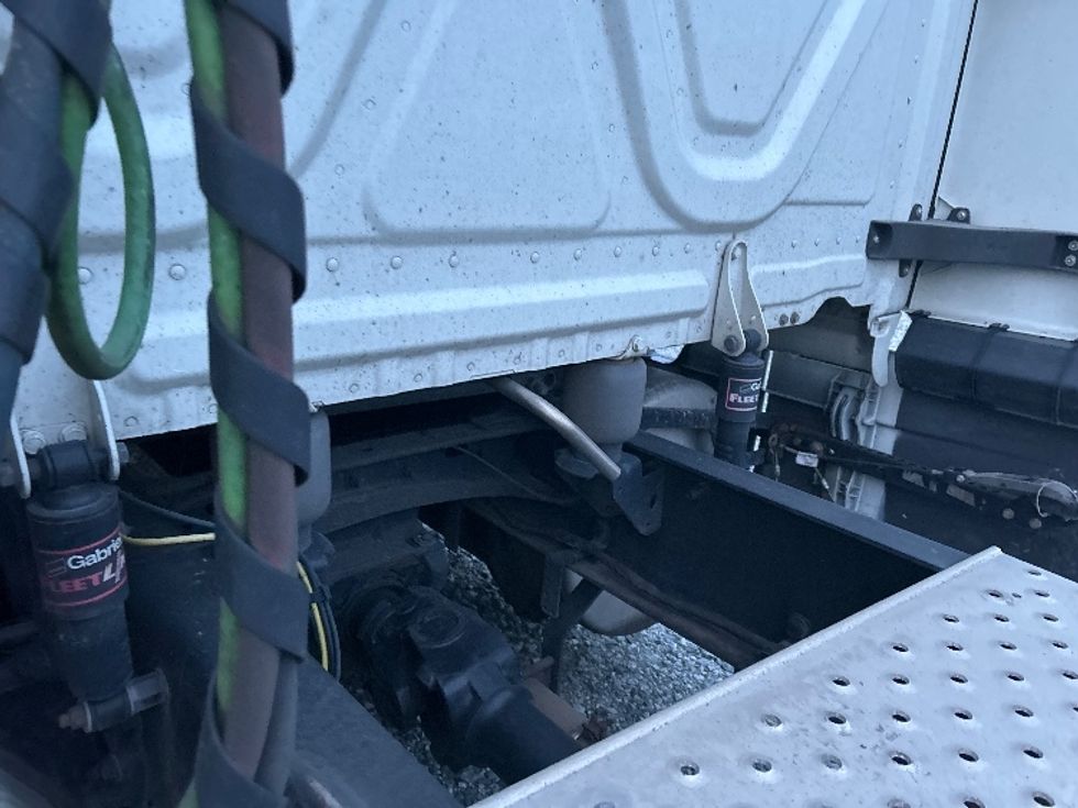 Sleeper Tractor-Heavy Duty Tractors-Freightliner-2021-T12664ST-Greensboro-NC-502,010\n\t\tmiles-$ 71,750 - Image 22