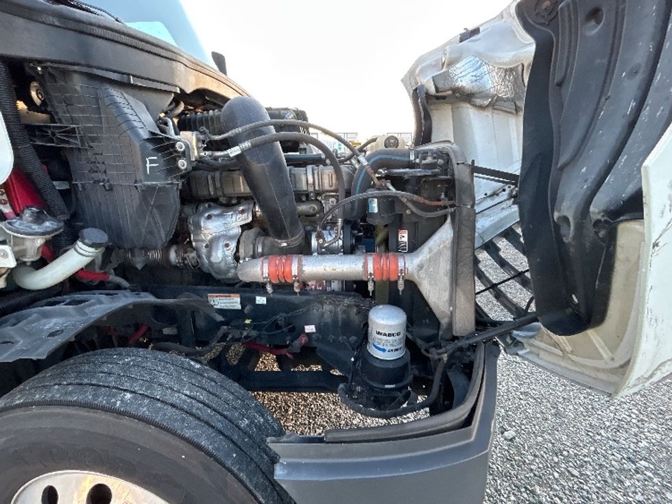 Sleeper Tractor-Heavy Duty Tractors-Freightliner-2021-T12664ST-Greensboro-NC-508,632\n\t\tmiles-$ 66,500 - Image 20