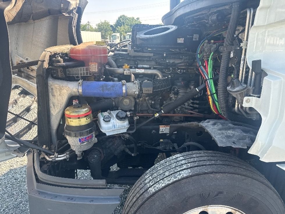 Sleeper Tractor-Heavy Duty Tractors-Freightliner-2021-T12664ST-Greensboro-NC-508,973\n\t\tmiles-$ 66,500 - Image 21